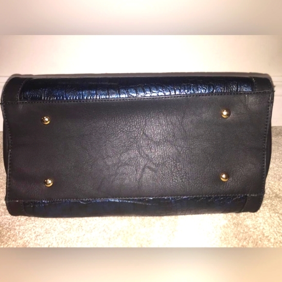 Beautiful women's  leather handbag - Picture 3 of 4
